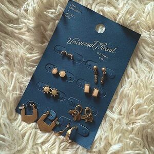 Universal Thread Gold Earrings Set